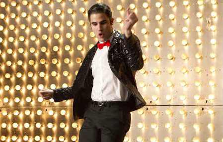 Video >> Glee Cast – “Wanna Be Startin’ Somethin'”