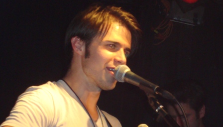 Video >> Kris Allen Performs “Vision of Love” at The&nbsp;Mint