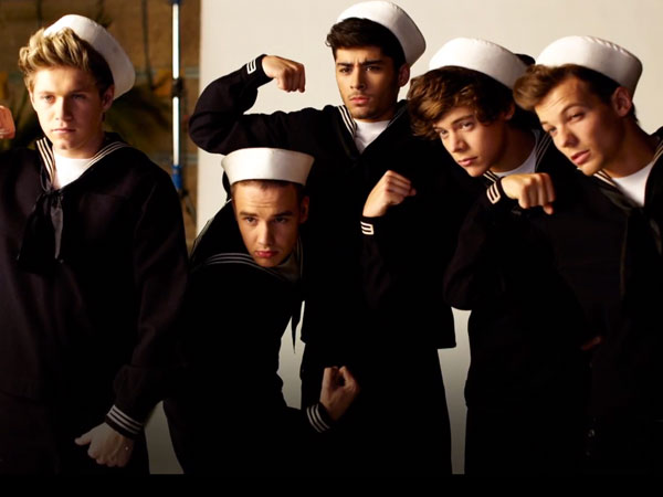Music Video >> One Direction – “Kiss&nbsp;You”